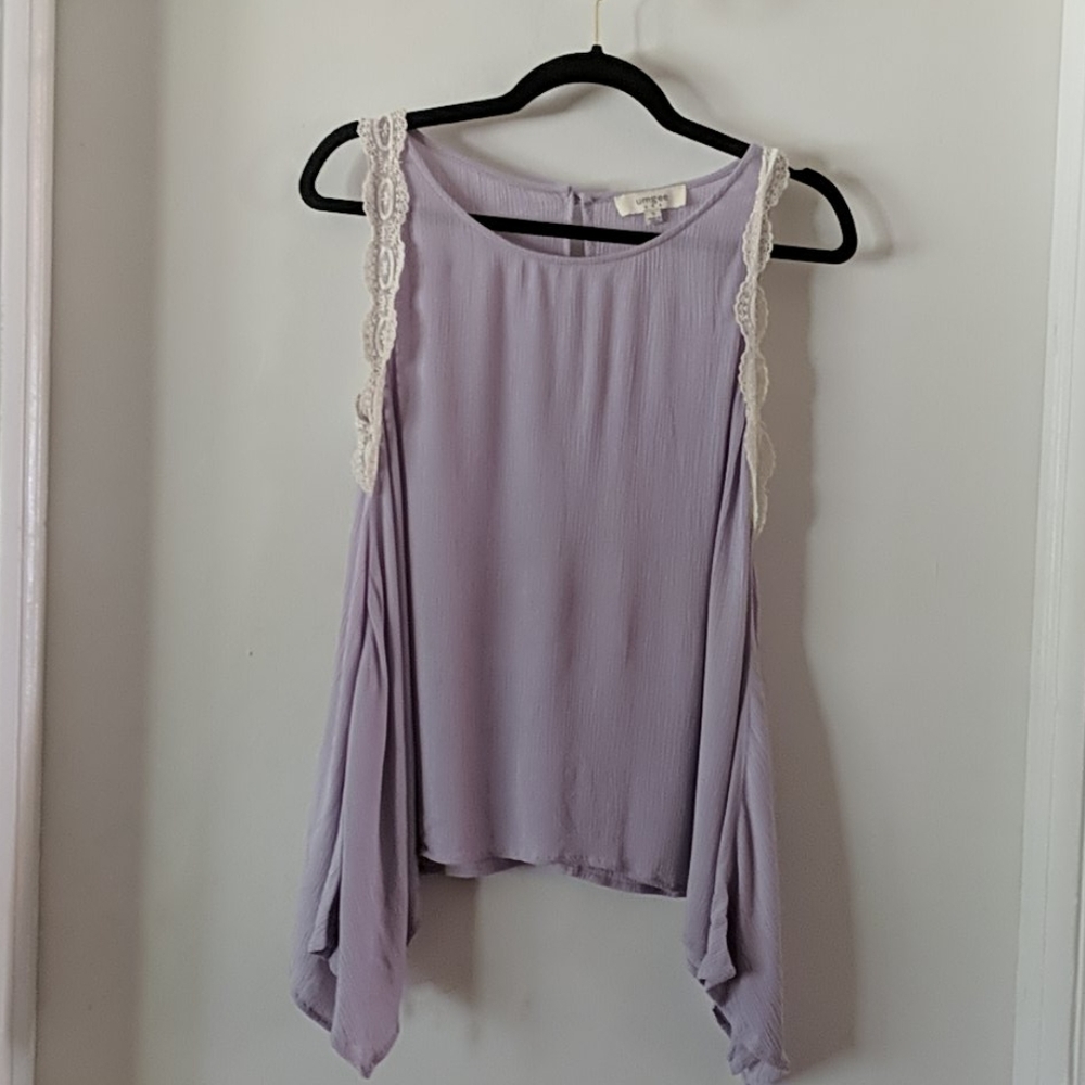 Lilac asymmetrical sleeveless top with lace